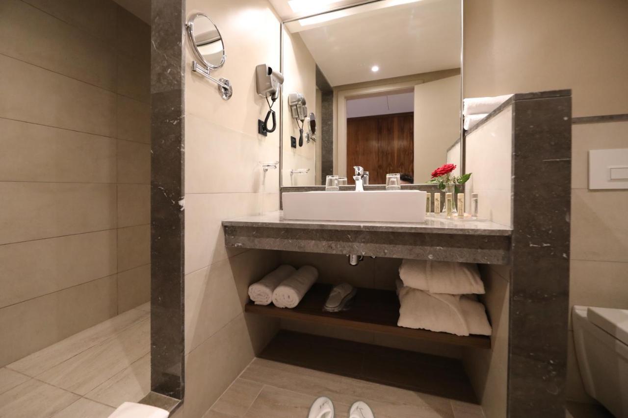 Hotel Kenzi Rose Garden Marrakesh Esterno foto Bathroom