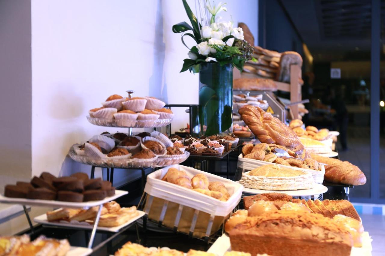 Hotel Kenzi Rose Garden Marrakesh Esterno foto A selection of pastries